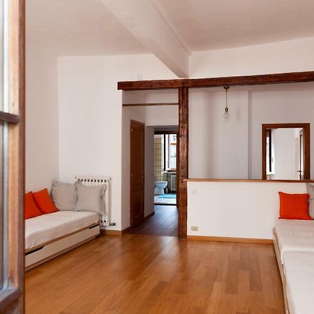 Maison Isabella - Appartamento Nel Cuore Di Aosta Exterior foto
